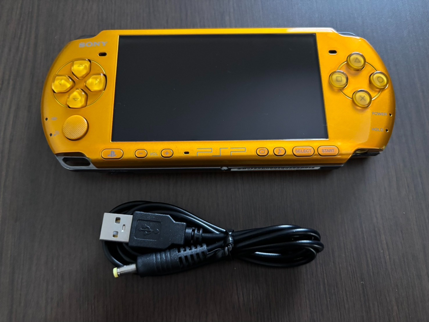 SONY PSP 3000 Bright Yellow Console & USB charging cable – Tested [Good]