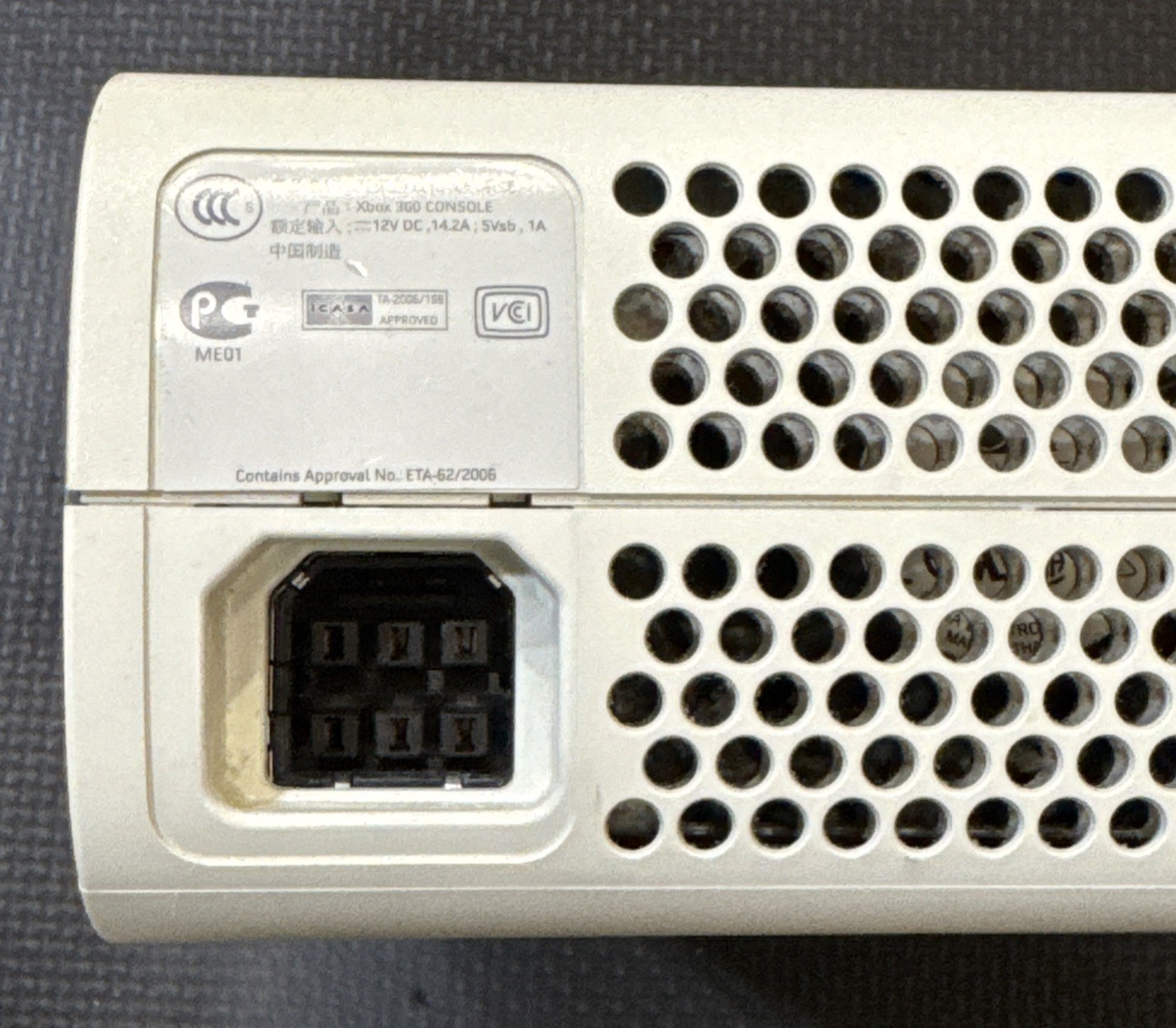 Microsoft Xbox 360 Pro 60GB Console – Matte White | Tiger Woods 2k12