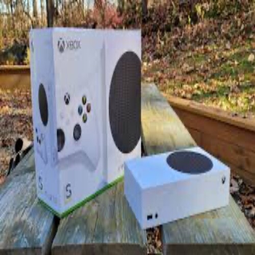 Microsoft Xbox Series +2 Extra Xbox Wireless Controllers and A 26 inch Tv 