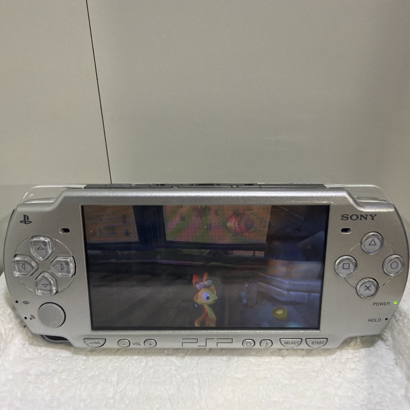 PlayStation Portable Limited Edition Daxter Ice Silver PSP 2000 1GB Resealed
