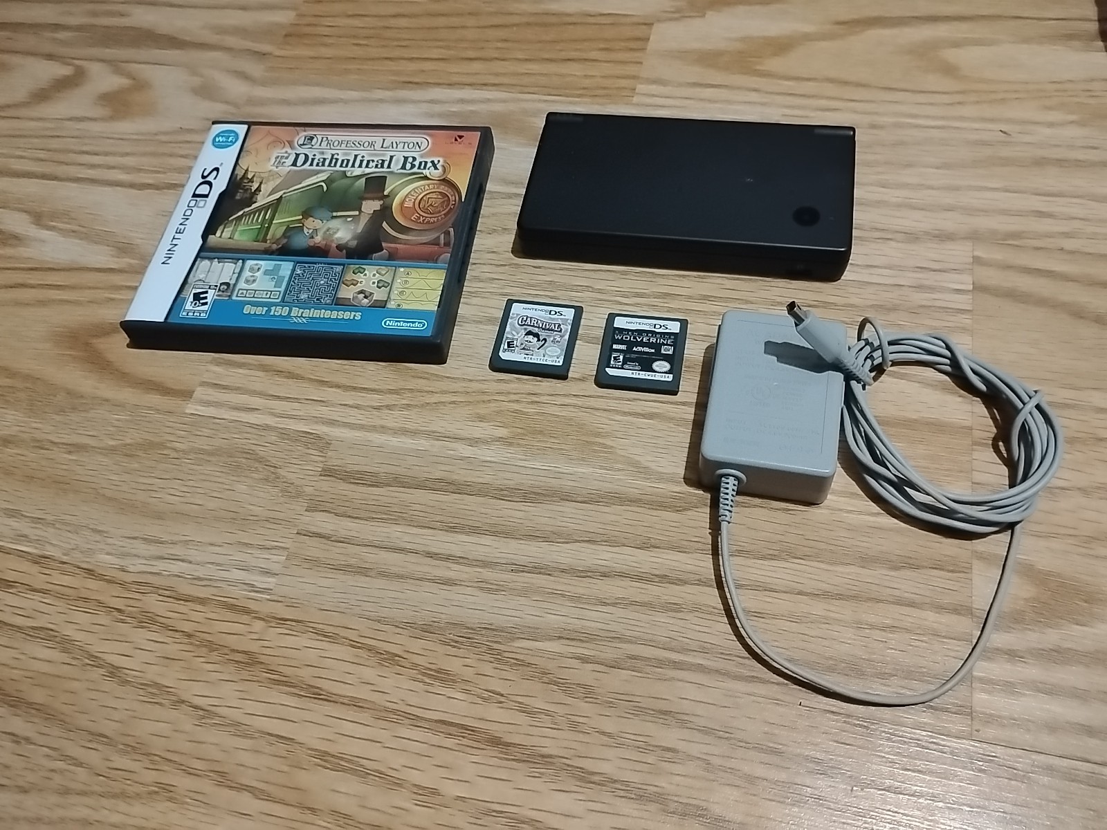 Nintendo DSi TWL-001 Black Handheld Console Game System w/Charger Games ✔️