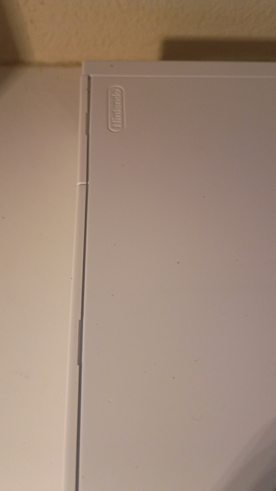 Wii Console 001 White two controllers, AV cord, Power cord, complete & Tested.