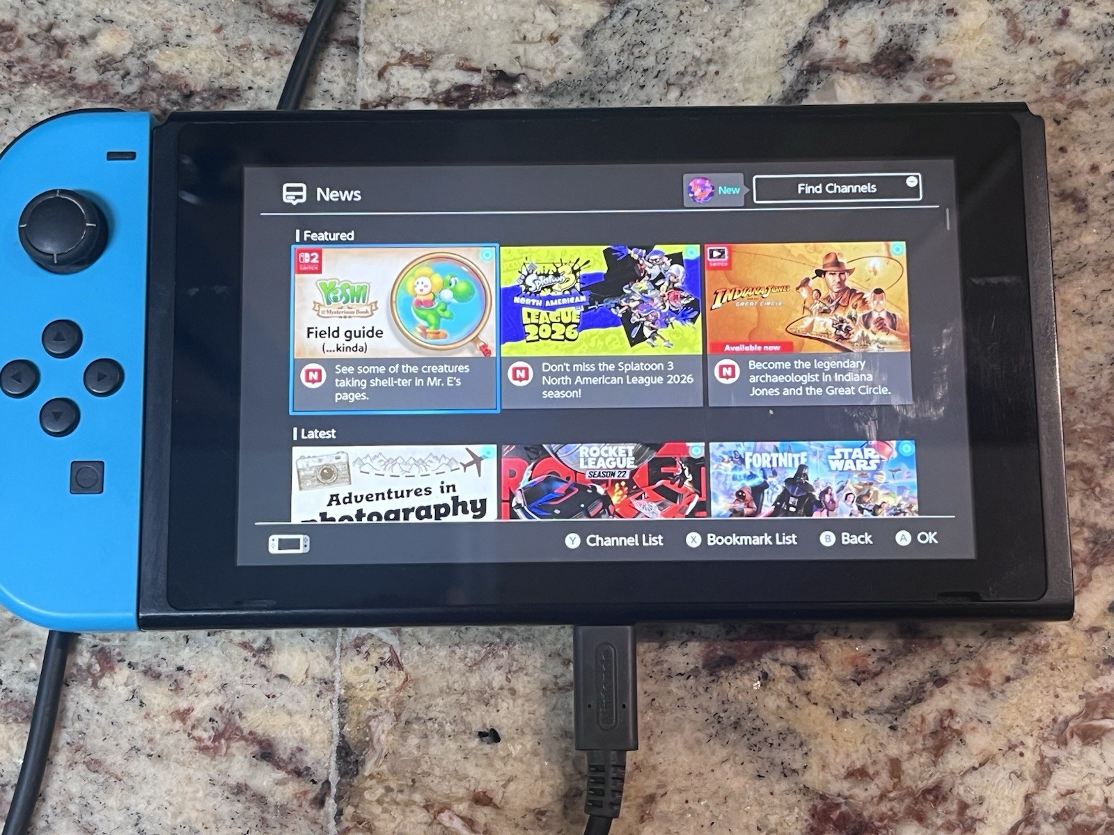 Nintendo Switch HAC-001 Handheld Console – 32GB – bundle with Extras