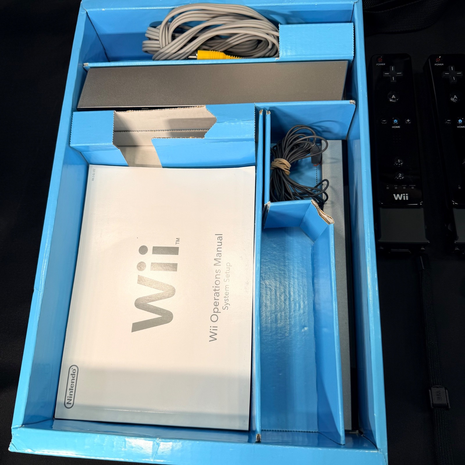 Nintendo Wii Black Console Bundle w/Wii Sports & Resort, 2 Motion Plus/Bag w/Box