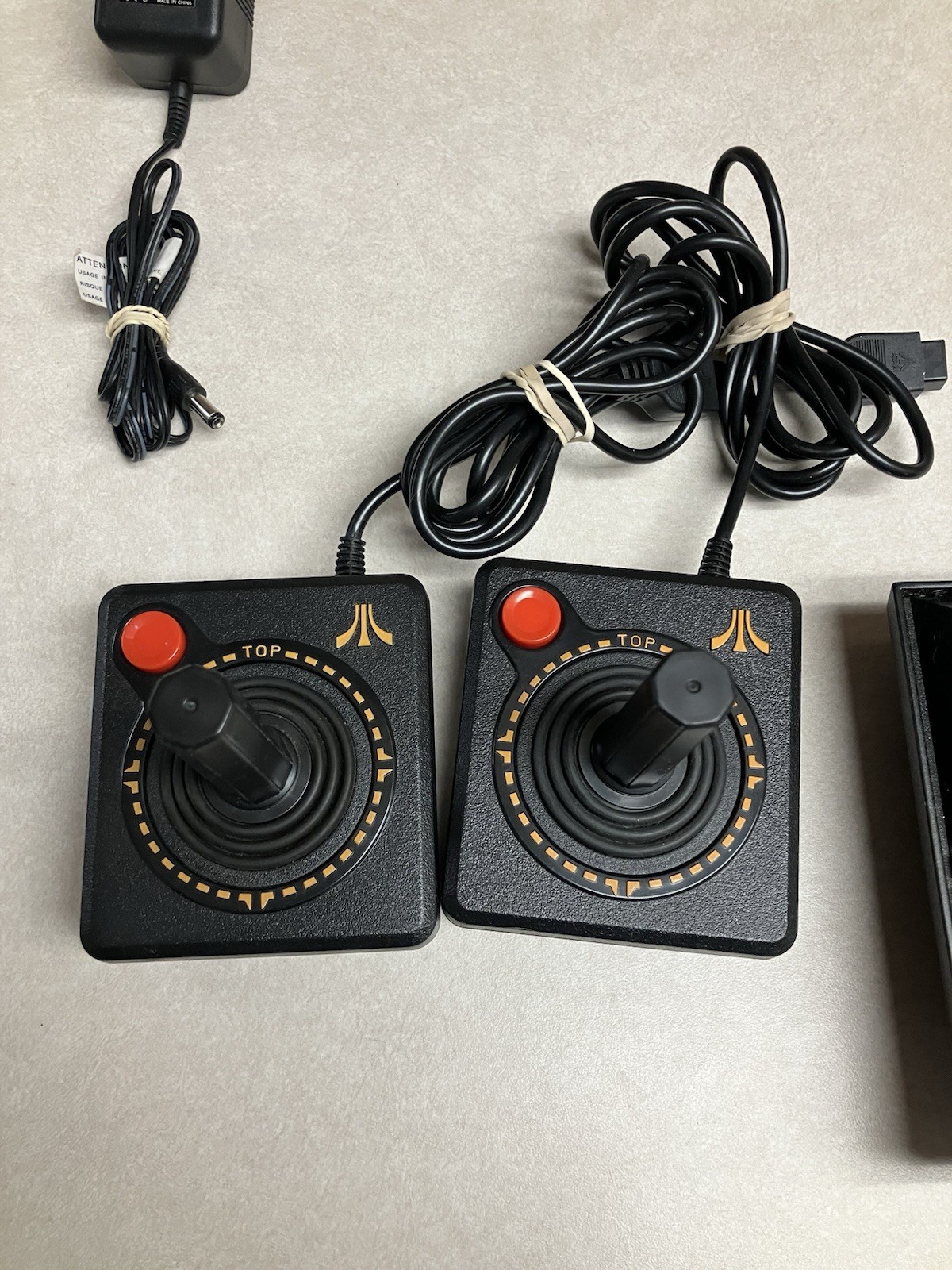 Atari Flashback 2 Classic Game Console 40 Built in Games 2 Controllers