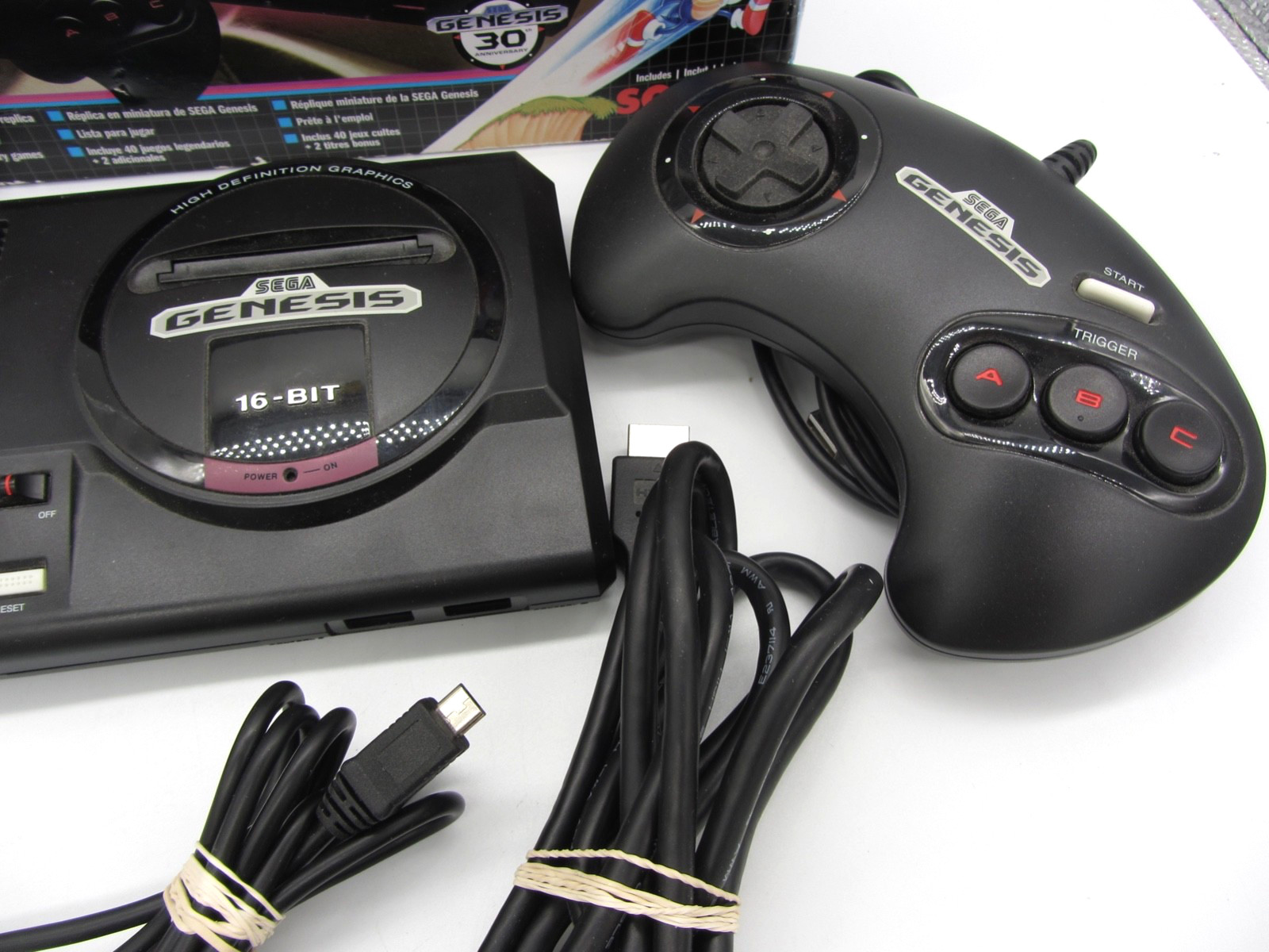 Sega Genesis Classic Mini Console (MK-16000) Authentic In Box & Tested Clean!