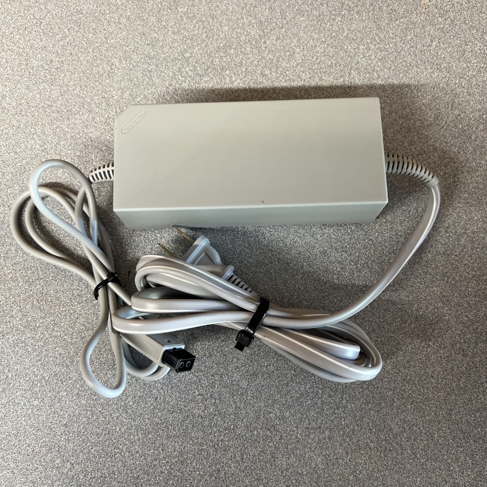 Nintendo Wii Console Bundle Model# RVL-001 with 2 Remotes & 1 Nunchuck Tested
