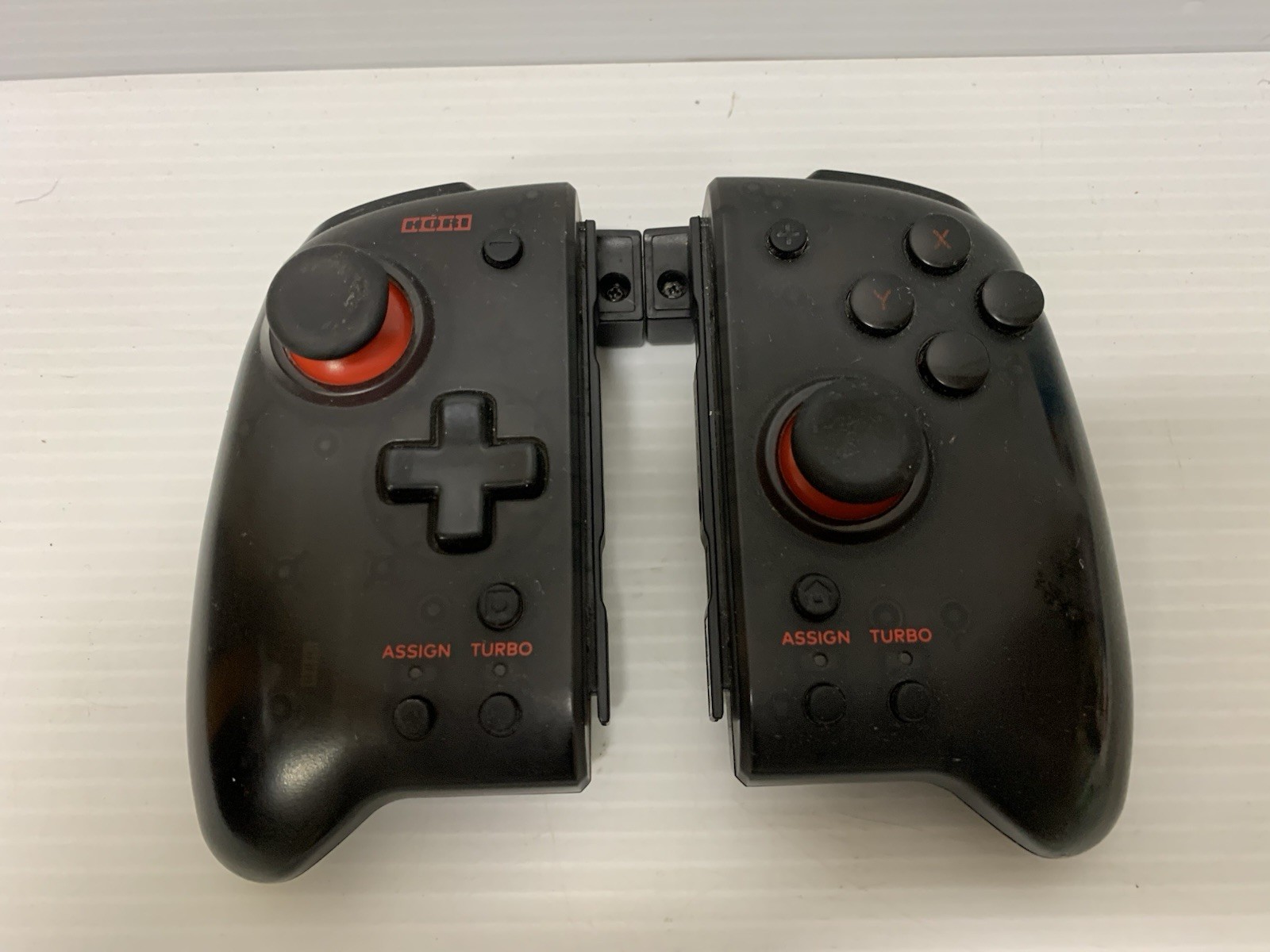 Nintendo Switch HAC-001 w/Hori Split Pads and Charger Working