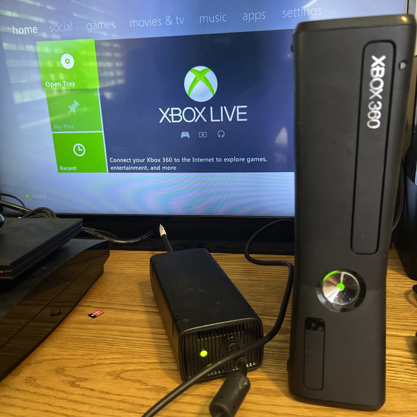 Microsoft Xbox 360 S Kinect Bundle 320GB HDD Console Box Controllers