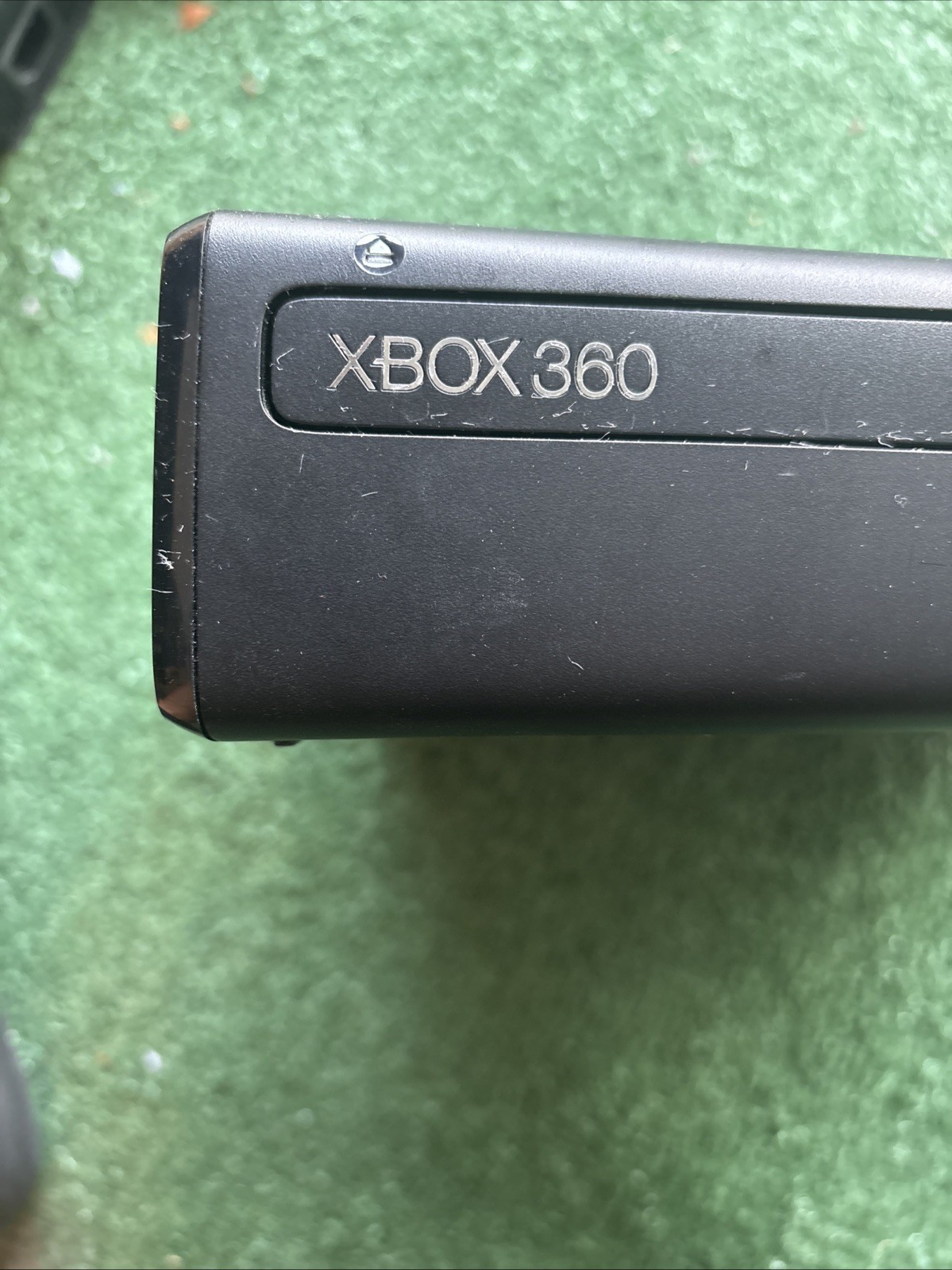 Microsoft Xbox 360 Slim Black with Cords,2 Controllers and Kinect – Un Tested