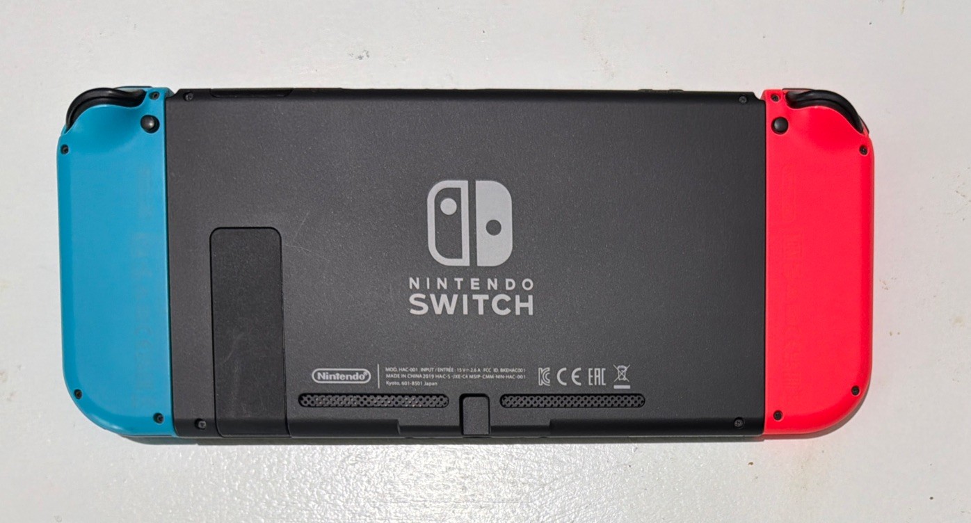 Nintendo Switch Original Console with Carrying Case with one game￼(cleaned)￼