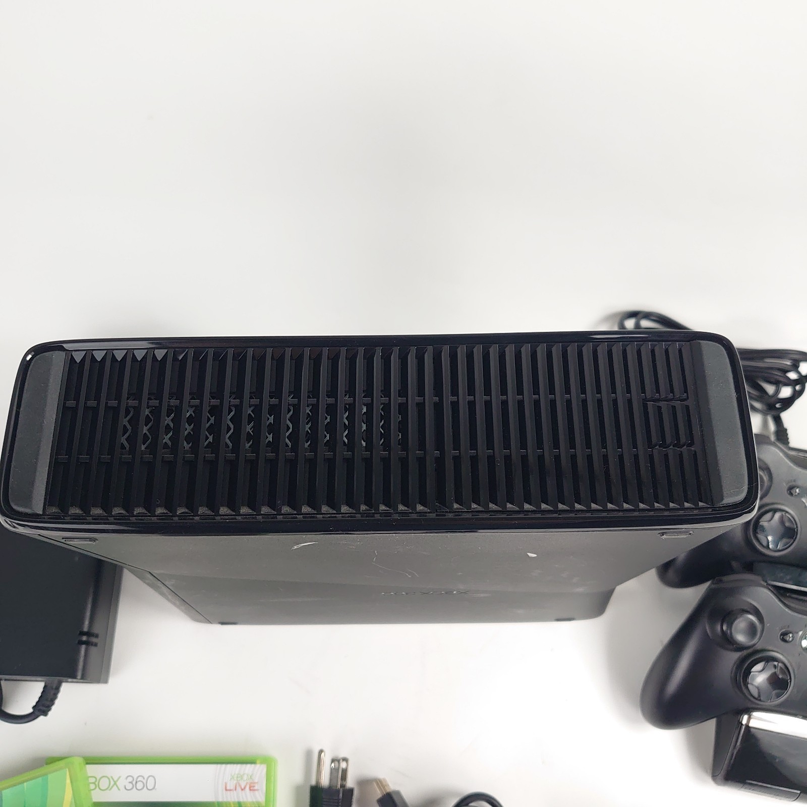 Microsoft Xbox 360 S 250GB Bundle 2 Controllers 3 Games HDMI A/V GTA 5 Oblivion