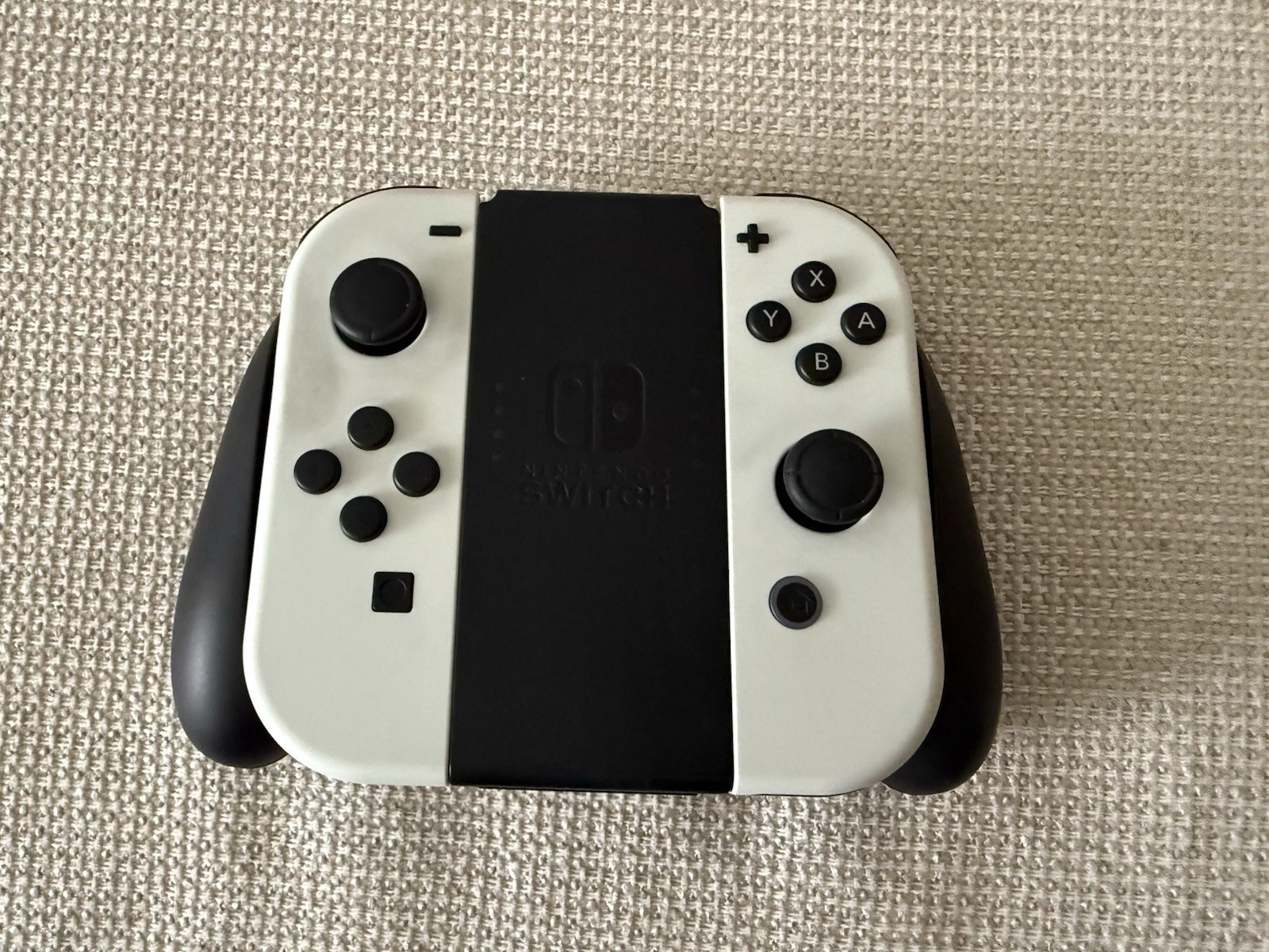 Nintendo Switch OLED Model – 64GB/White + Pro Controller, case & SD 128GB