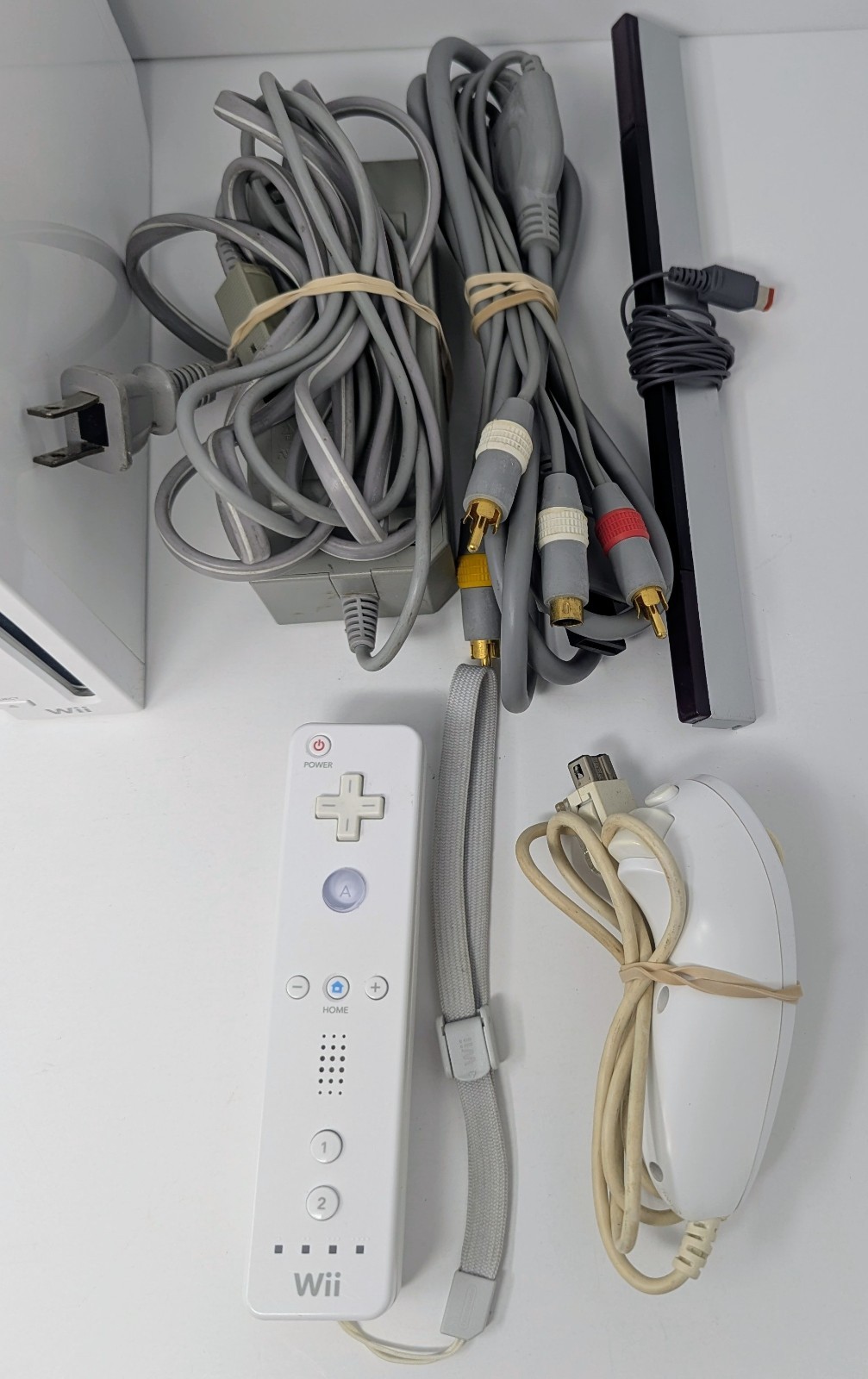 Nintendo Wii White Console GameCube Compatible Bundle w/ 3 Games – Tested!