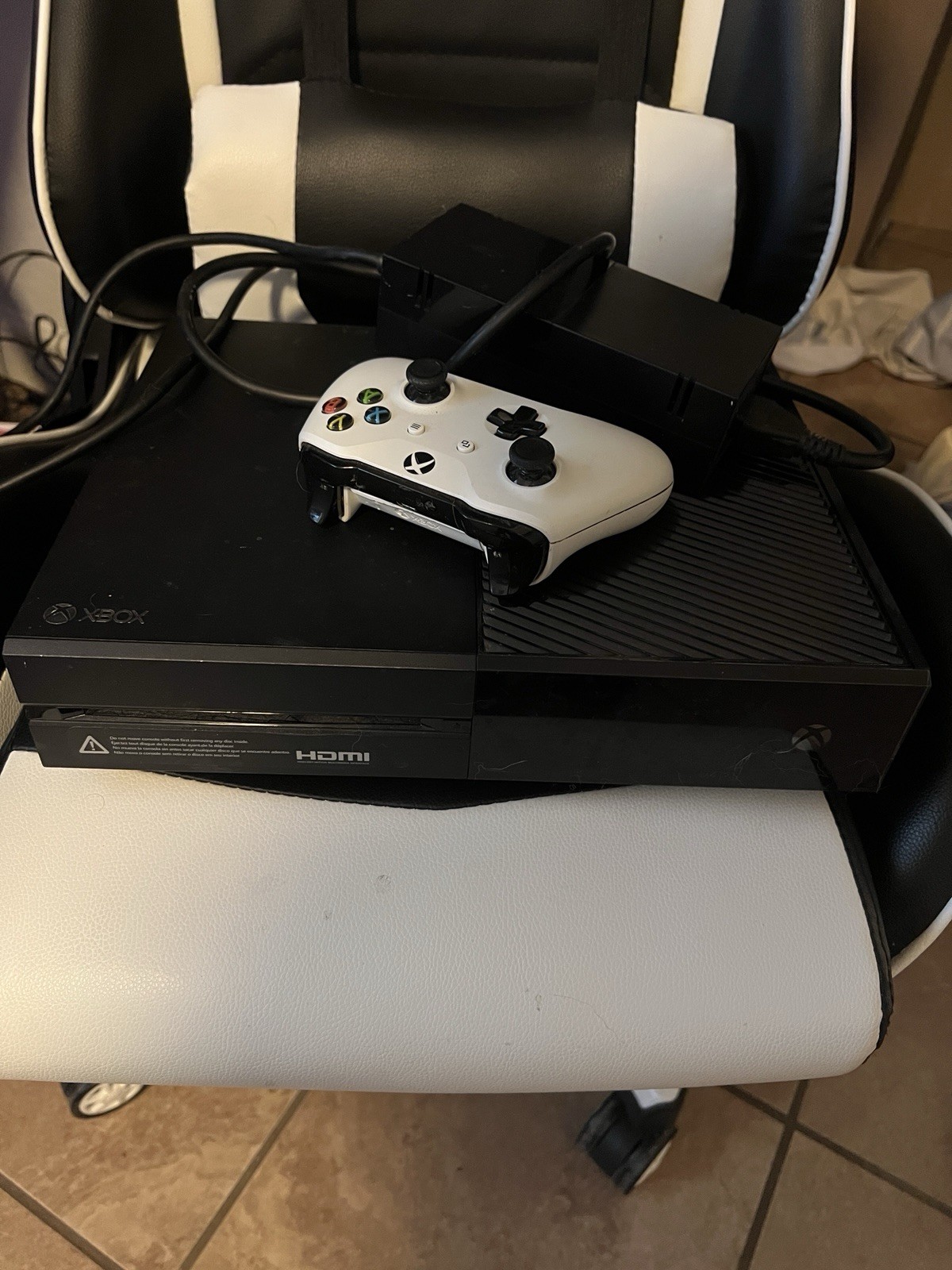 Xbox One 365 Gb With A Controller And HDMI Working And Tested