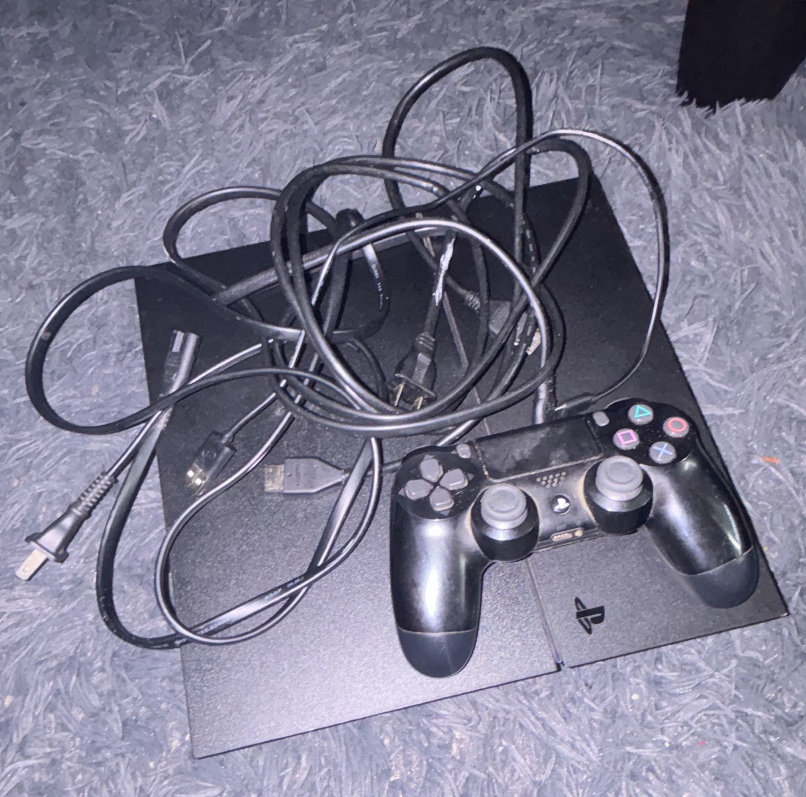 Sony PlayStation 4 PS4 CUH-1215A 500GB Black Wi-Fi HDMI 1080p w/ Controller