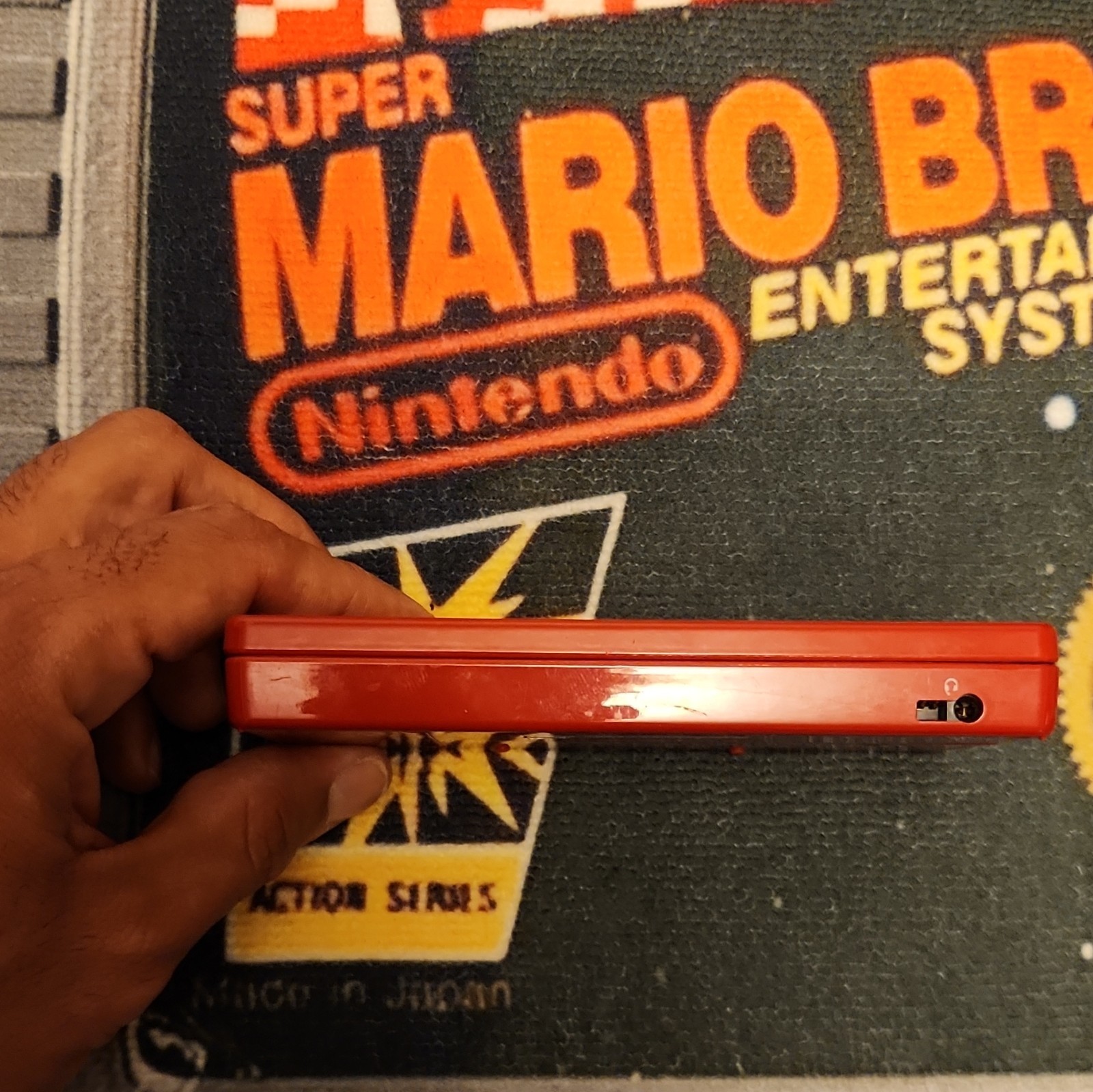 Nintendo DSi Red Handheld System Wi-Fi Dual Screen ( Japanese console)