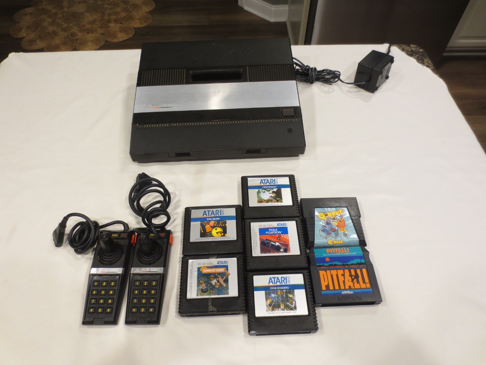 Atari 5200 Video Game Console w/2 Controllers & 7 Game Cartridges – PacMan +