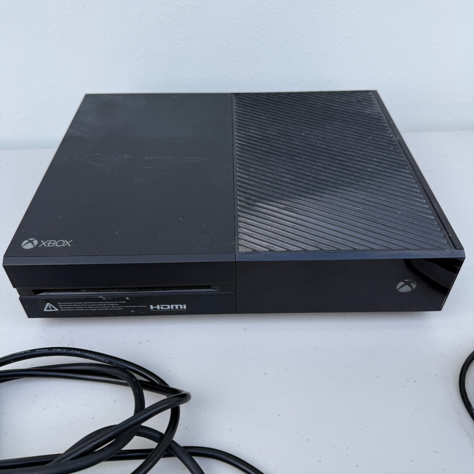 Xbox One 500GB Original Console Model 1540 / 1520 with Kinect Camera