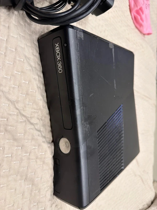 Microsoft Xbox 360 Kinect Bundle 250GB Matte Black Console
