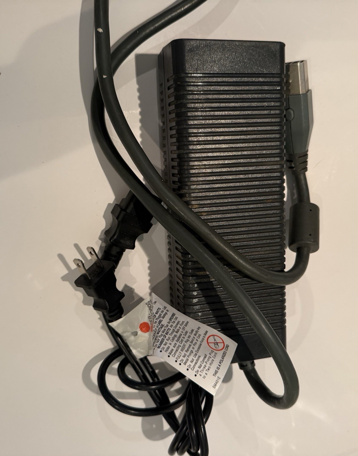 Microsoft Xbox 360 Console Bundle Kinect Sensor 1414 Wired Controller