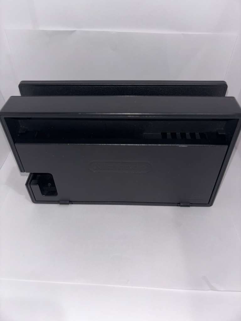 Nintendo Switch V1 + 3 controllers + case + 128GB microSDXC card + FREE GAME