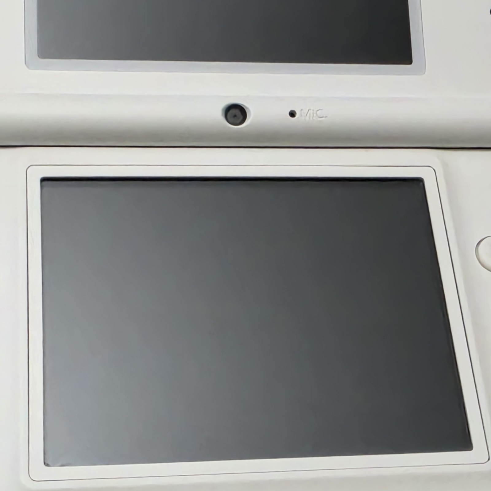 Nintendo DSi Console White Model TWL-001 with Charger, Stylus, 8 Games Complete