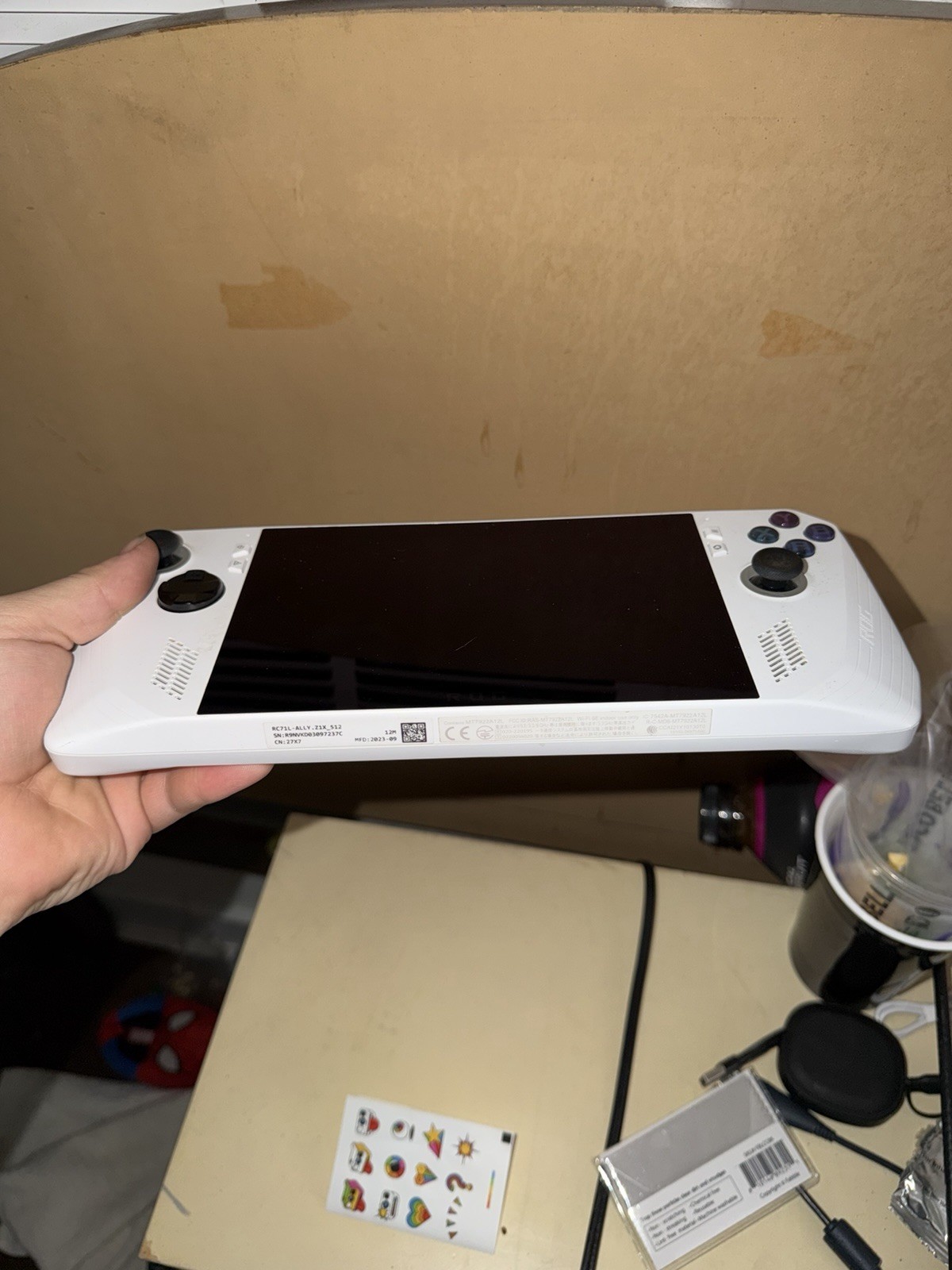 ASUS ROG RC71L Handheld System White Touchscreen USB-C MicroSD Headphone Jack