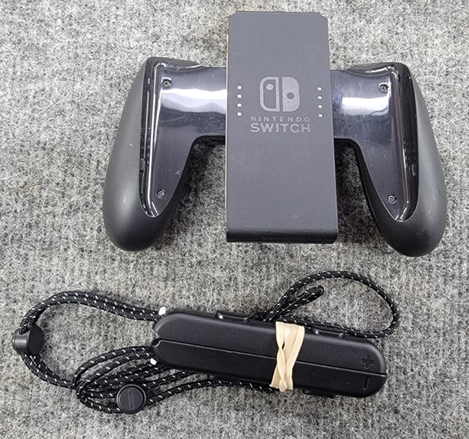 Nintendo Switch Handheld Game Console HAC-001 W/Dock,Cord,Straps,Contoller,Case