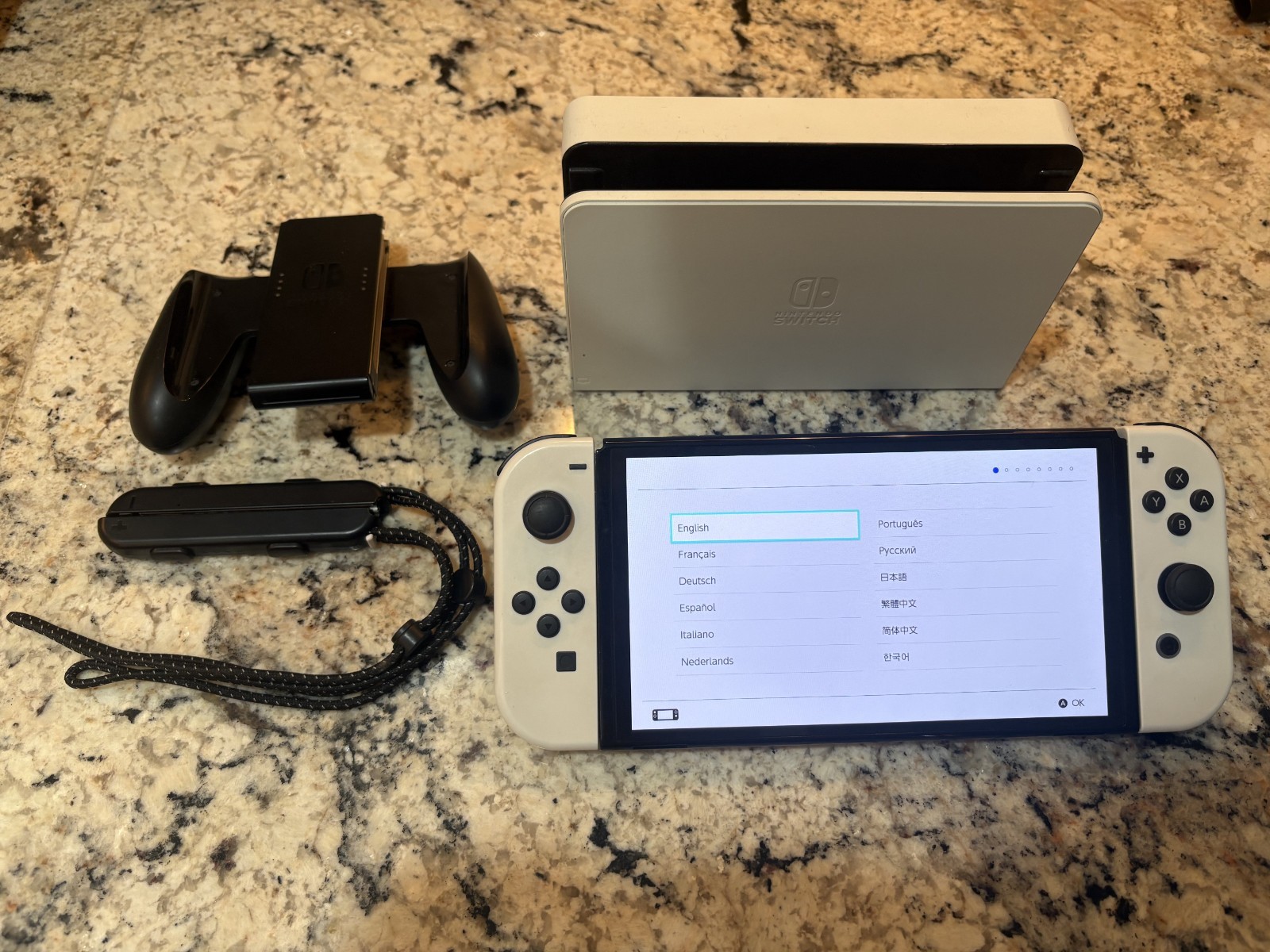 Nintendo Switch OLED Model HEG-001 Handheld Console – 64GB – White