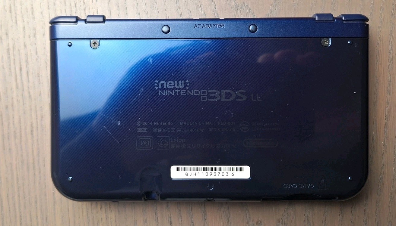 New Nintendo 3DS XL Metallic Blue Charger + 32GB SD Card | Region Free CIB