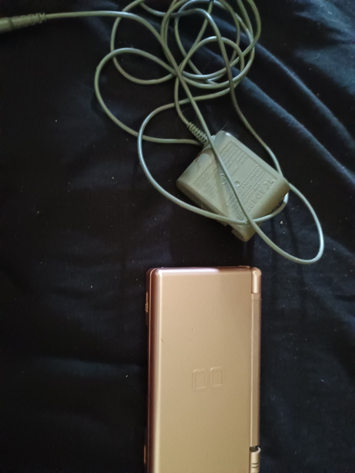 Nintendo DS Lite Handheld Console and Wall Charger – Metallic Rose Needs Hinge