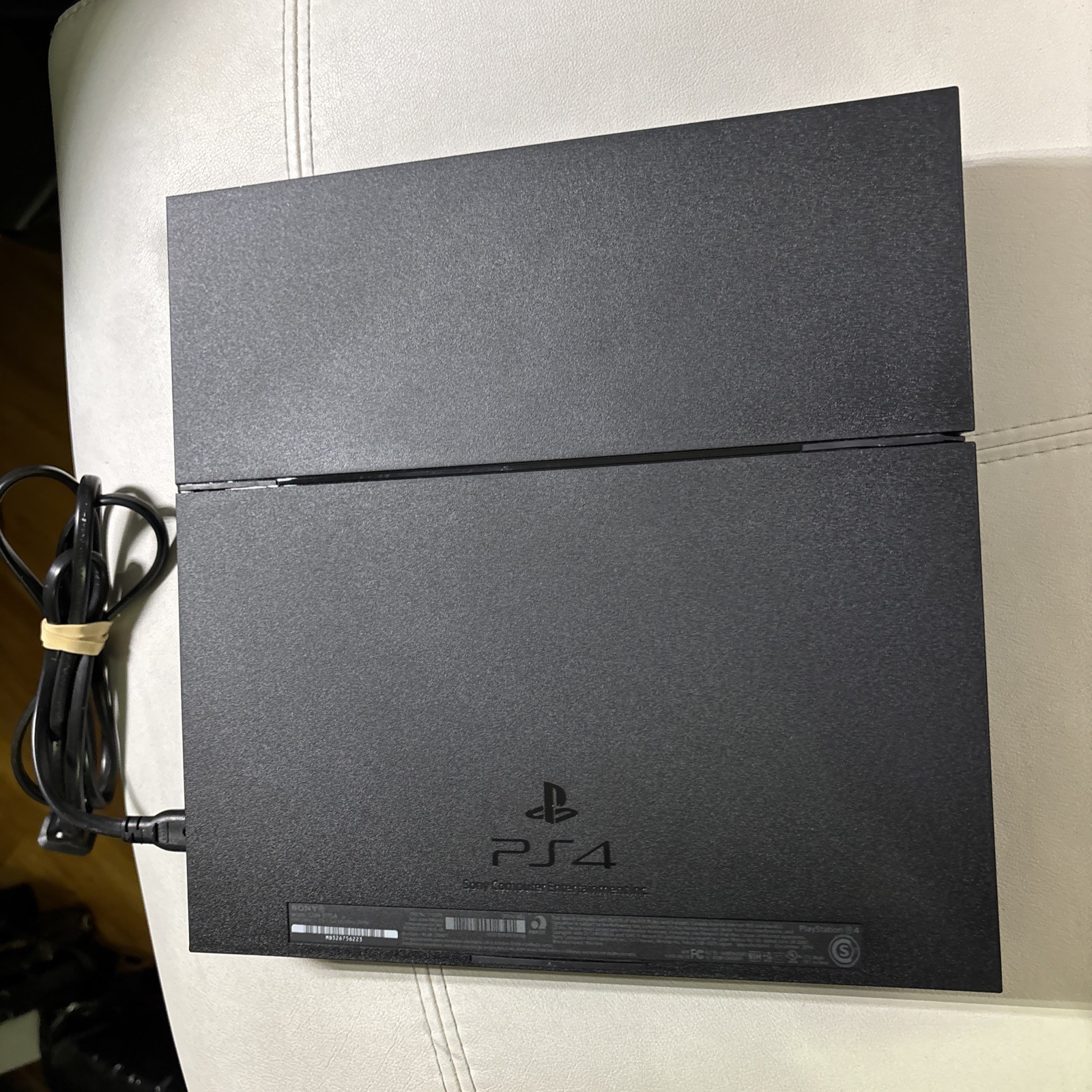 Sony PlayStation 4 PS4 500GB Jet Black Console Bundle 2 Controllers CIB Tested