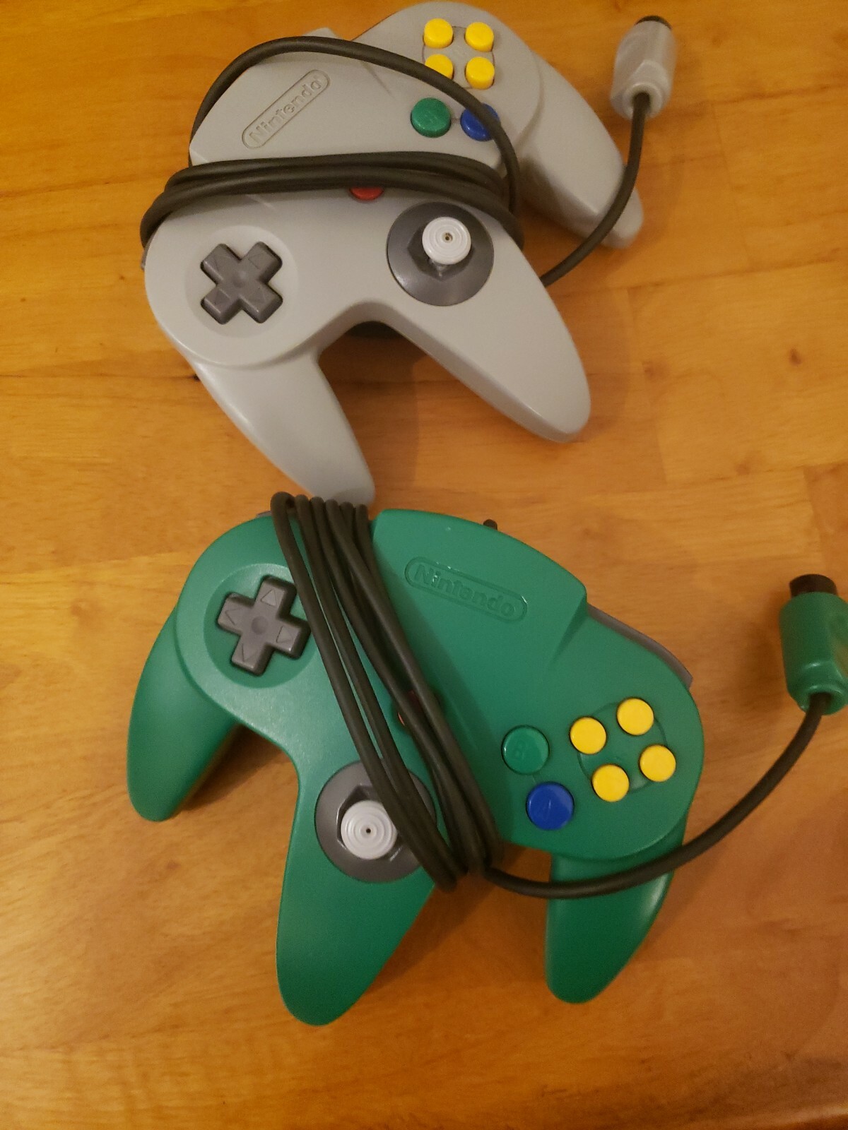 N64 Nintendo 64 Console 4 Controllers with OEM Memory Expansion Cables Genuine