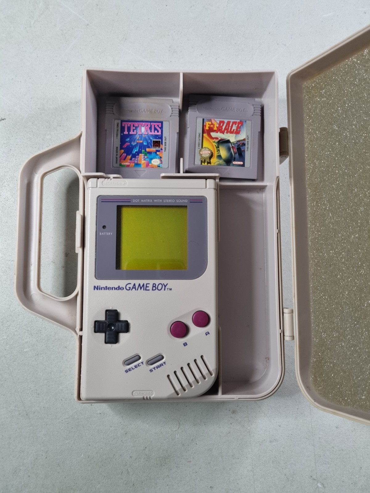 Nintendo Gameboy DMG-01 With Oem Nintendo Hard Case and Games