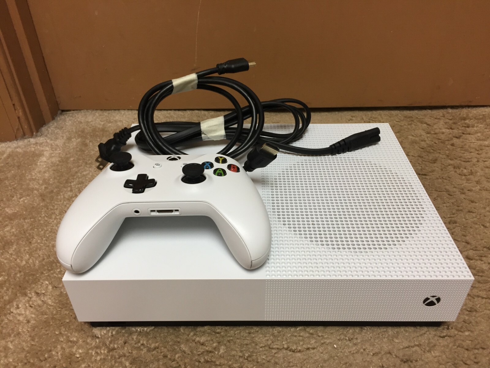 Microsoft Xbox One S 1TB All Digital System Console Bundle Excellent Controller