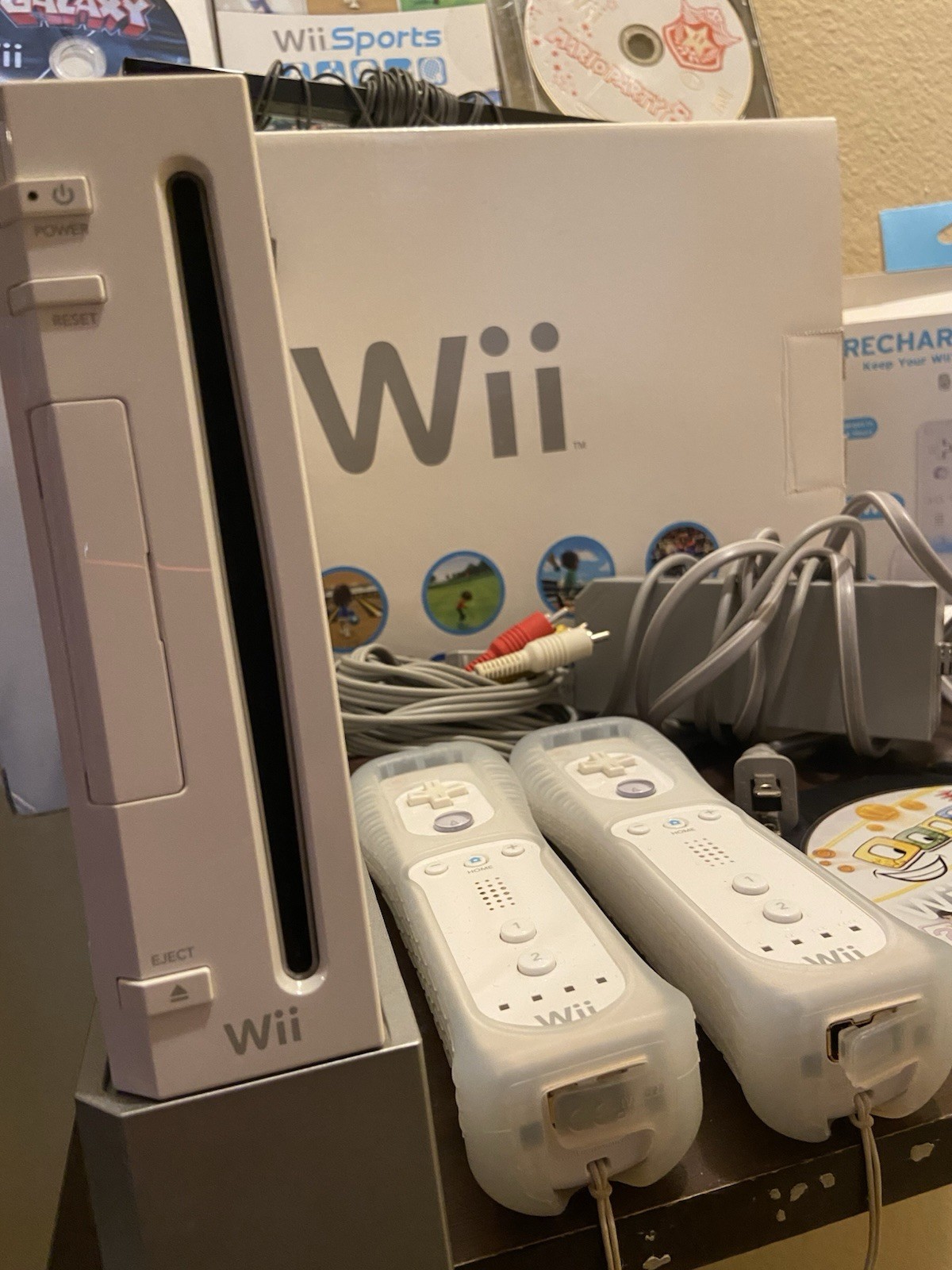 Nintendo Wii (Complete In Box Console, 2006) W/ Wii Sports & Other Games