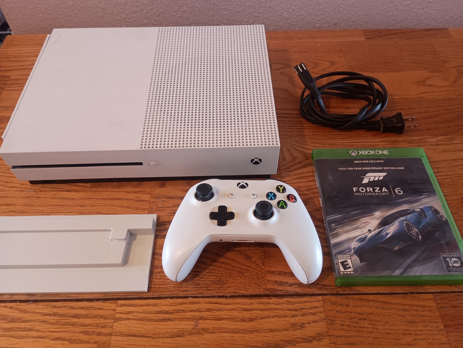Microsoft Xbox One S 1TB Console Bundle + Forza 6…4K UHD Blu-ray Player