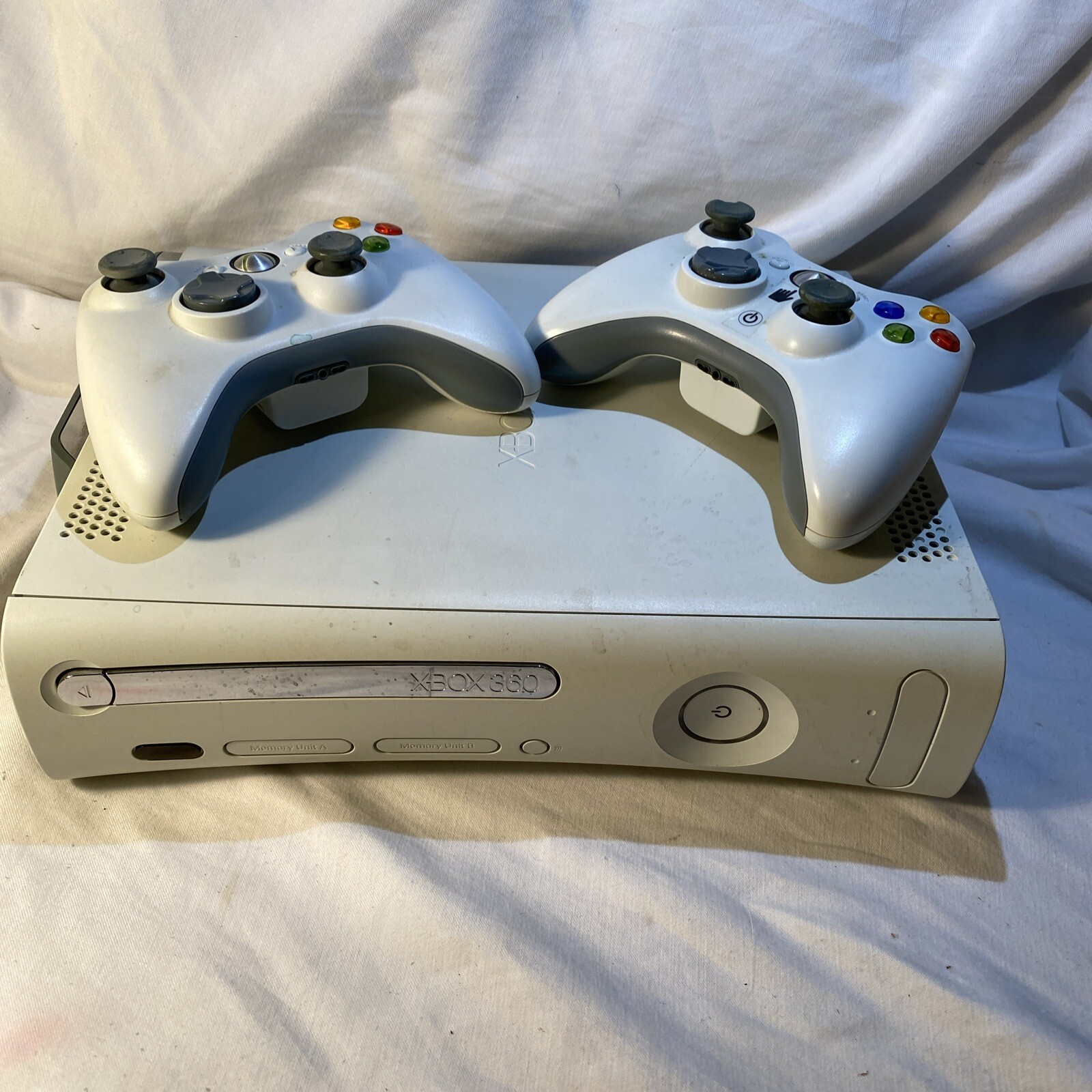 Microsoft Xbox 360 Pro 120GB Console White Bundle W/ Controllers No Wires Read
