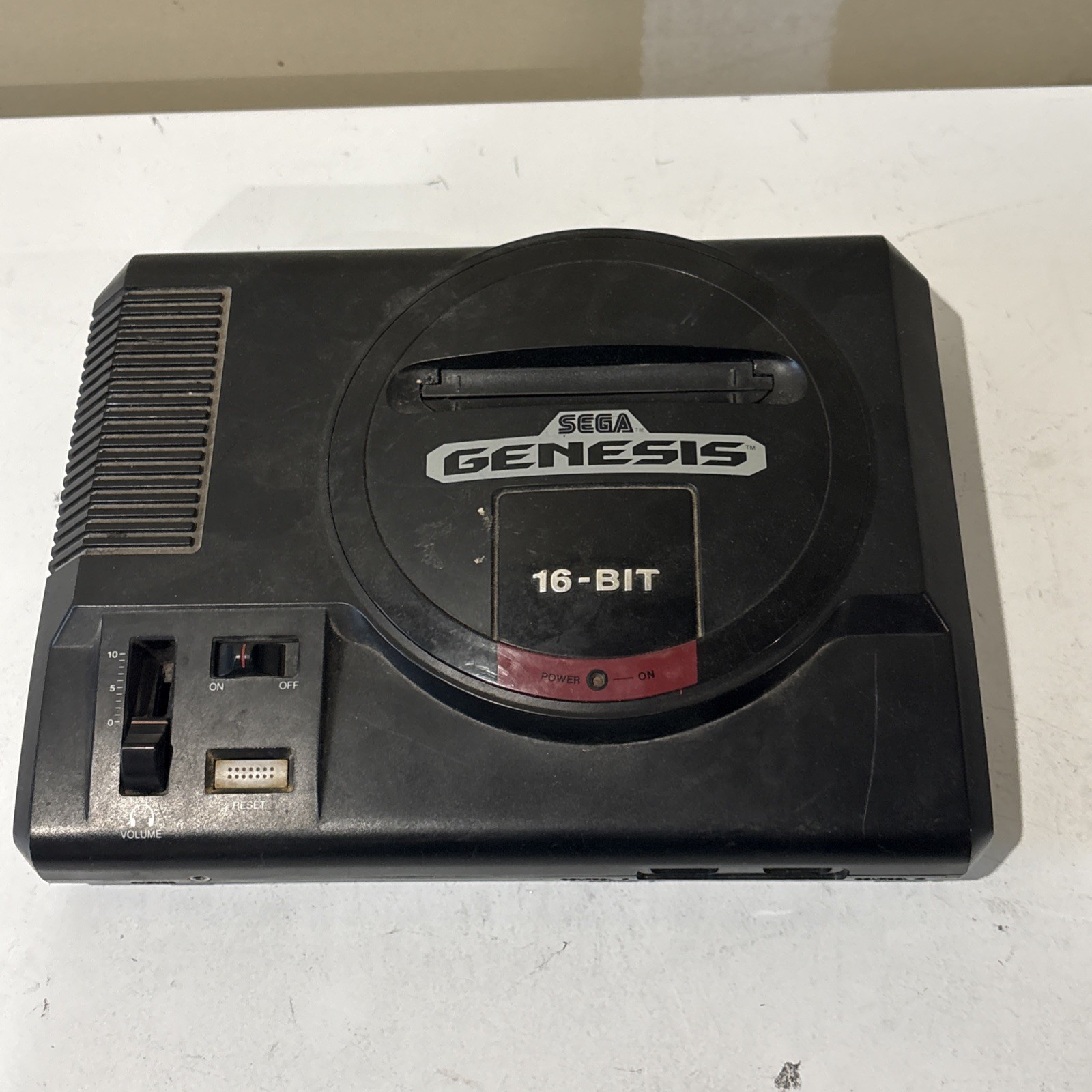 Sega Genesis Console 16-Bit – (1601) tested and working console only