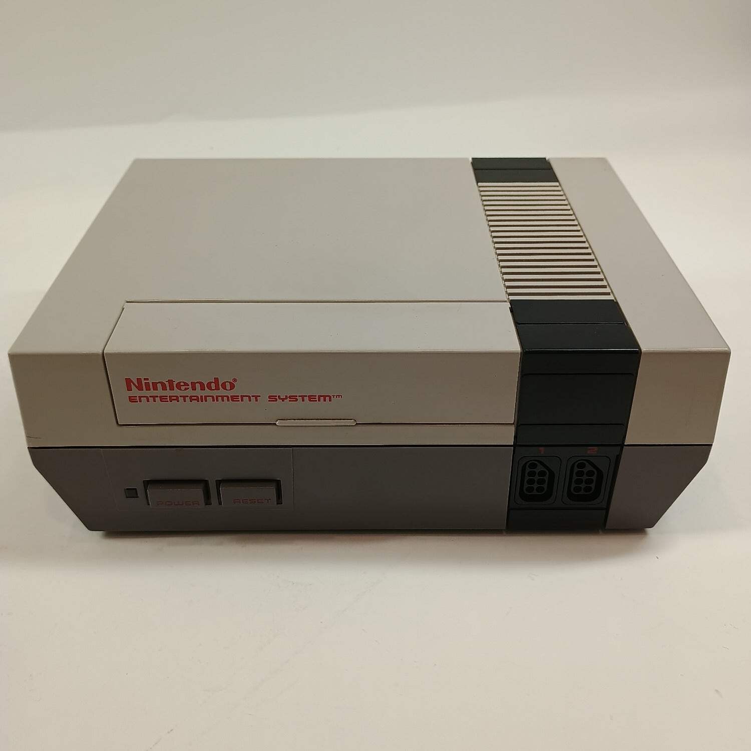 Nintendo Entertainment System NES Console Gaming System NES-001 Gray With Extras