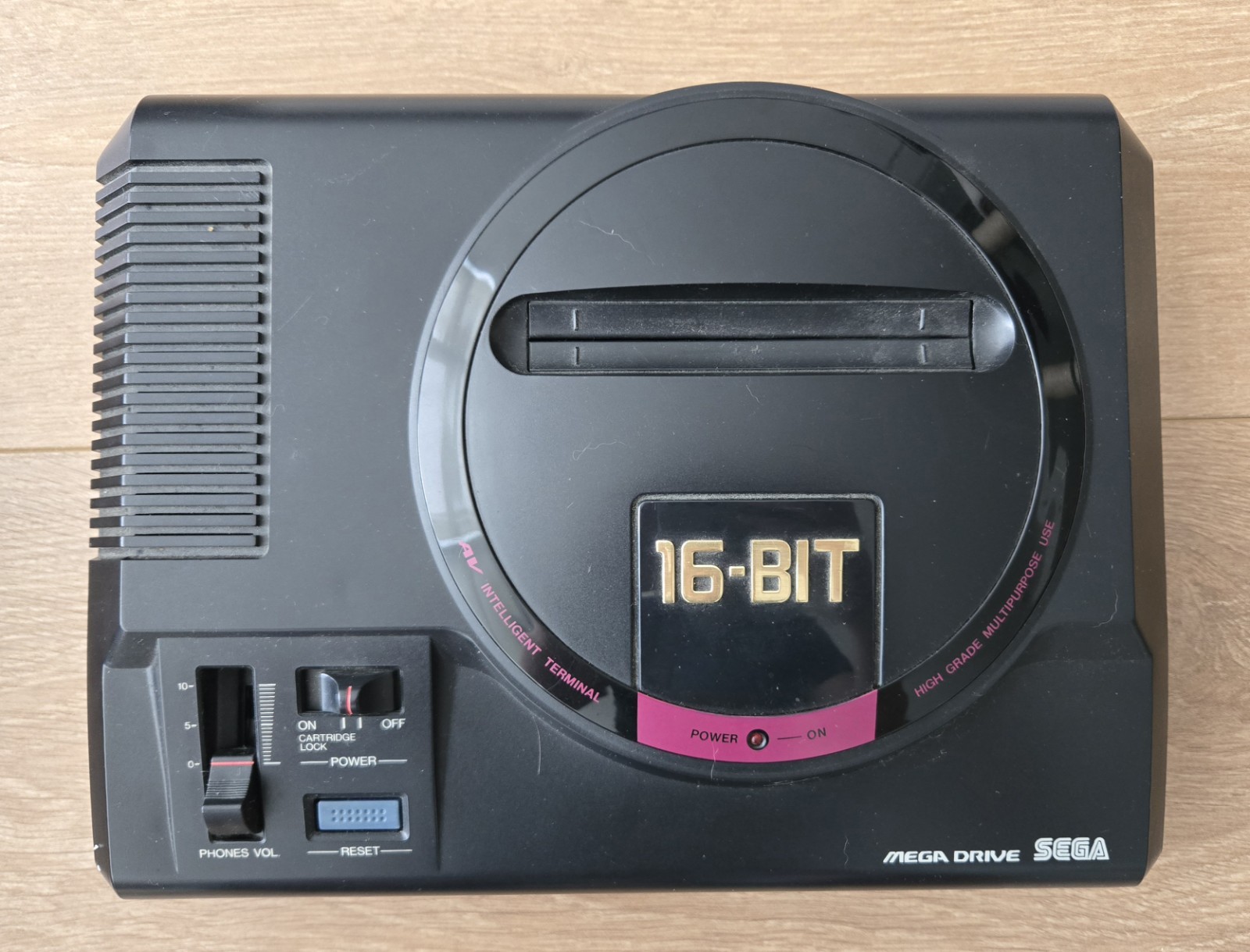 SEGA Mega Drive Console System Boxed Complete HAA-2510
