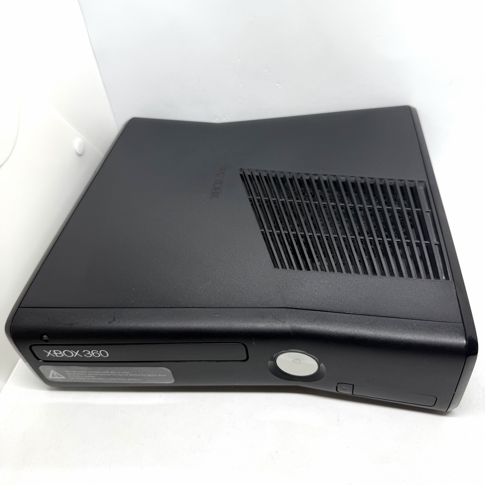 Xbox 360 Slim 320GB Console Bundle – Controller, Games, & Accessories 1439