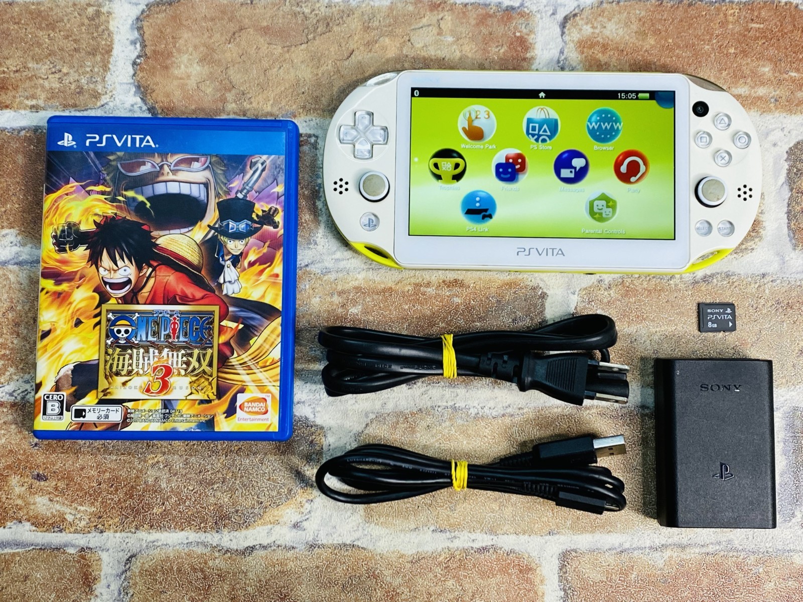 Sony PS Vita Lime Green / White PCH 2000 ZA13 Charger 8GB ONE PIECE Tested DDP