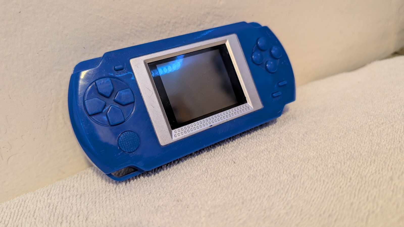 Thincol 268 in 1. 2.0″ Color Screen Portable Handheld Retro Games Console