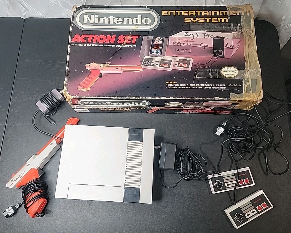 Nintendo NES Action Set Home Console – SEE PHOTOS
