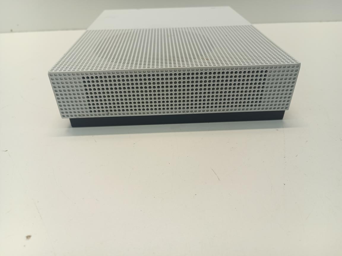 PRE OWNED MICROSOFT XBOX ONE S – CONSOLE – 500GB – 1681 (P23016999)