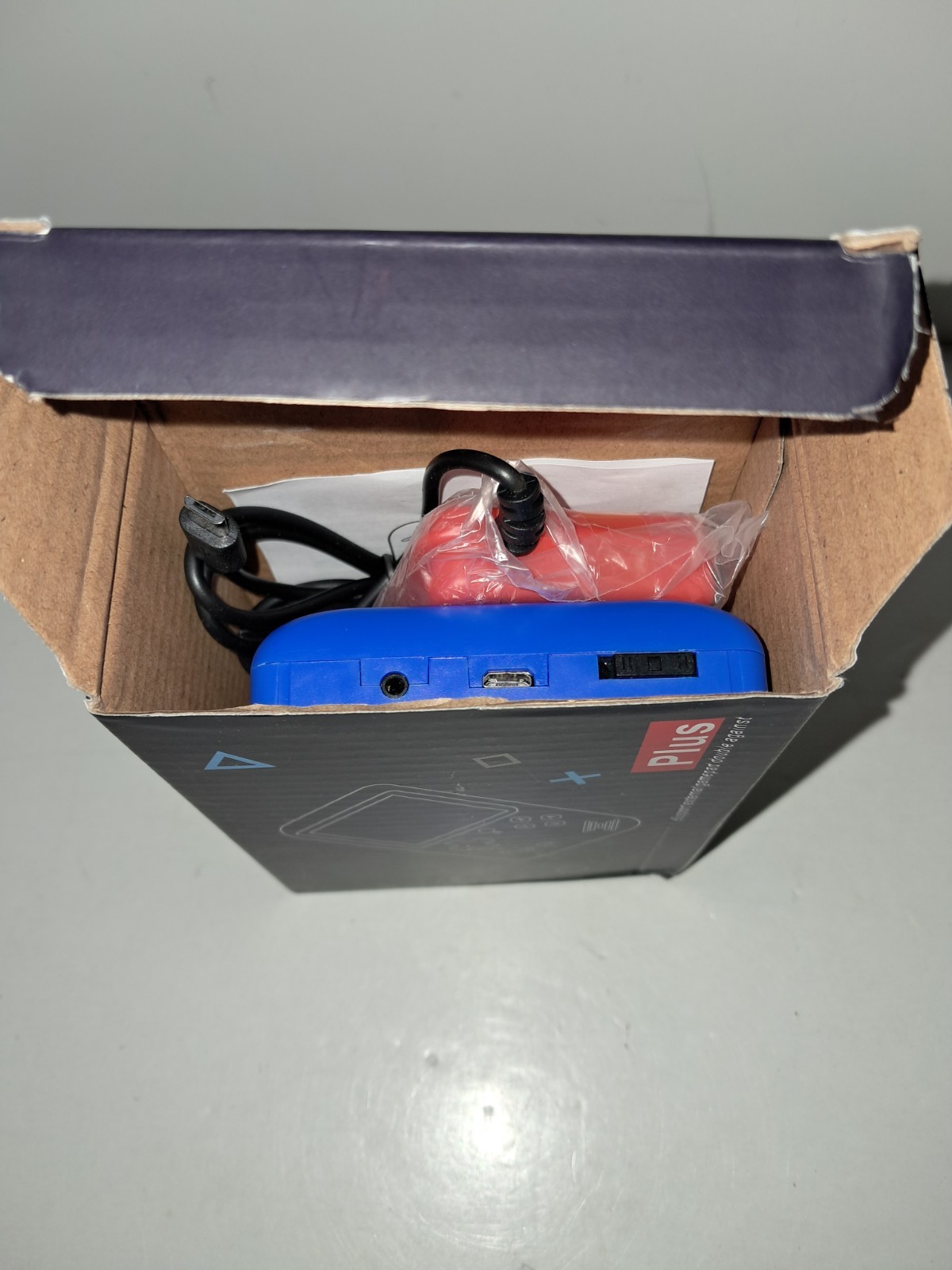 New! Game Box Plus Handheld Blue Console Retro Gaming System 400 Preloaded Games