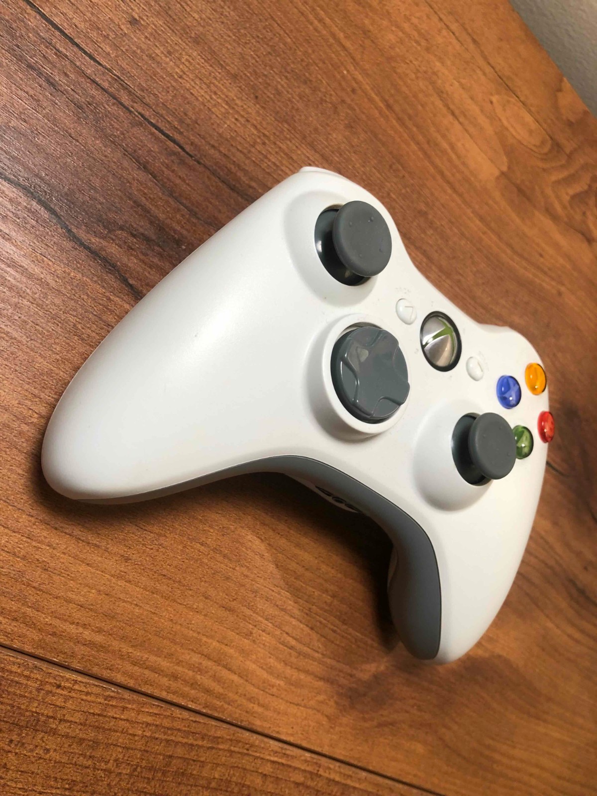 Xbox 360 Console Bundle – 250gb and Halo games!