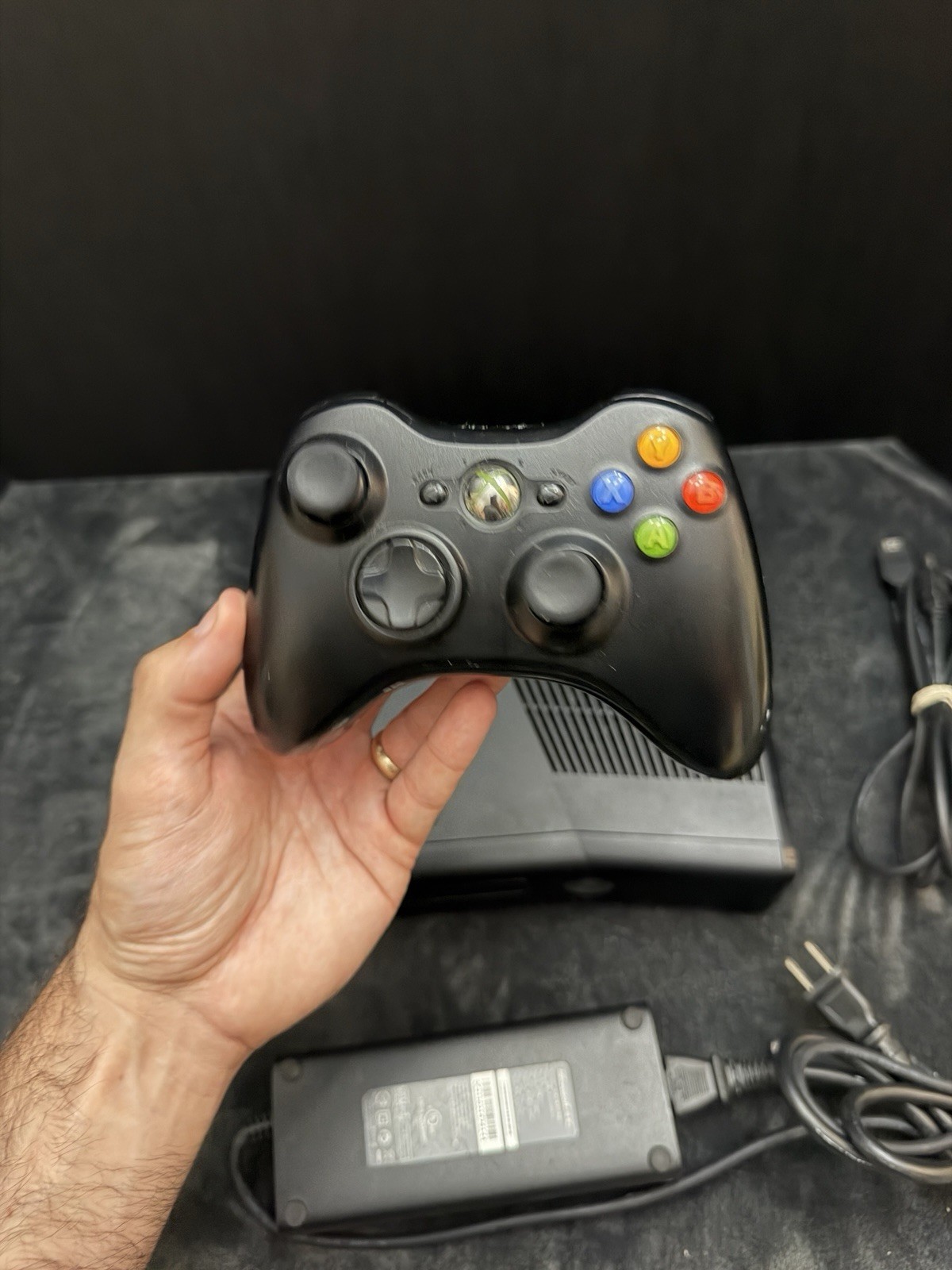 Microsoft Xbox 360 S Console No HDD. Cords + Controller Black Tested